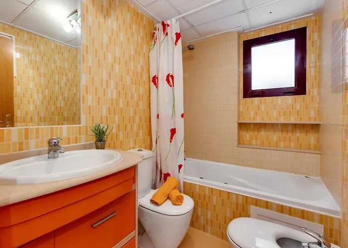 With Terrace On The Locos * Torrevieja