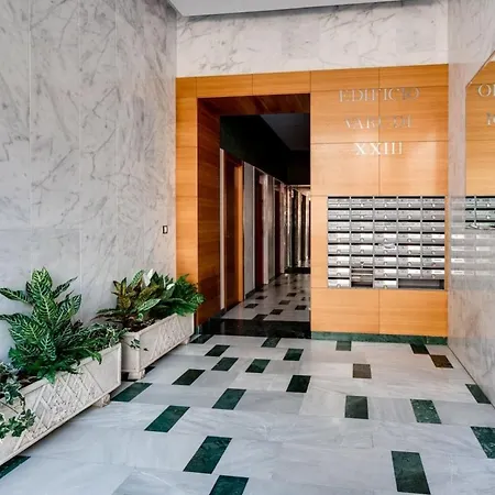 With Terrace On The Locos شقة